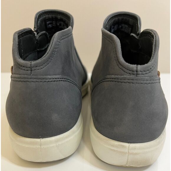 ECCO Soft 7 Low Cut Zip booties. Size 10-10.5(W). - Picture 3 of 8